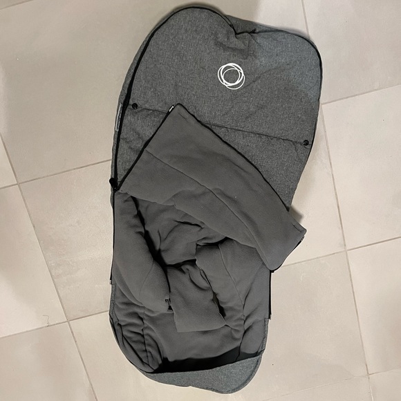 BUGABOO Water Repellent Stroller Footmuff - Picture 2 of 4
